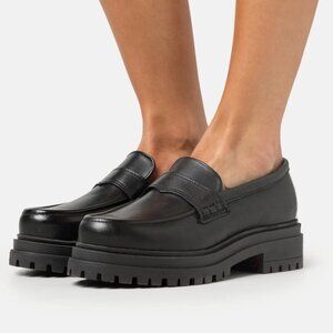 ALOHAS Obsidian Loafers